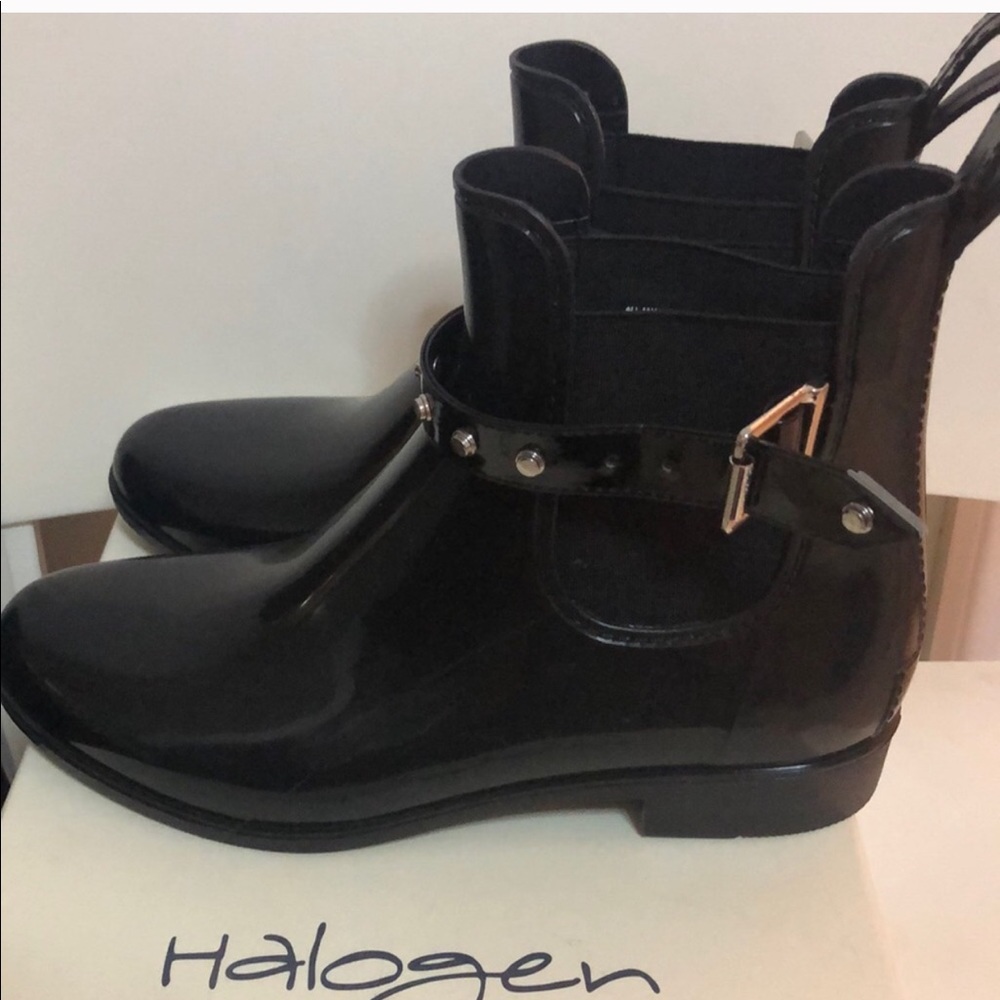 BRAND NEW Halogen rain boots